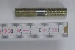 Stehbolzen für Zapfwelle