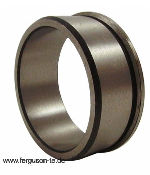 Mittelachs- Buchse , kurz